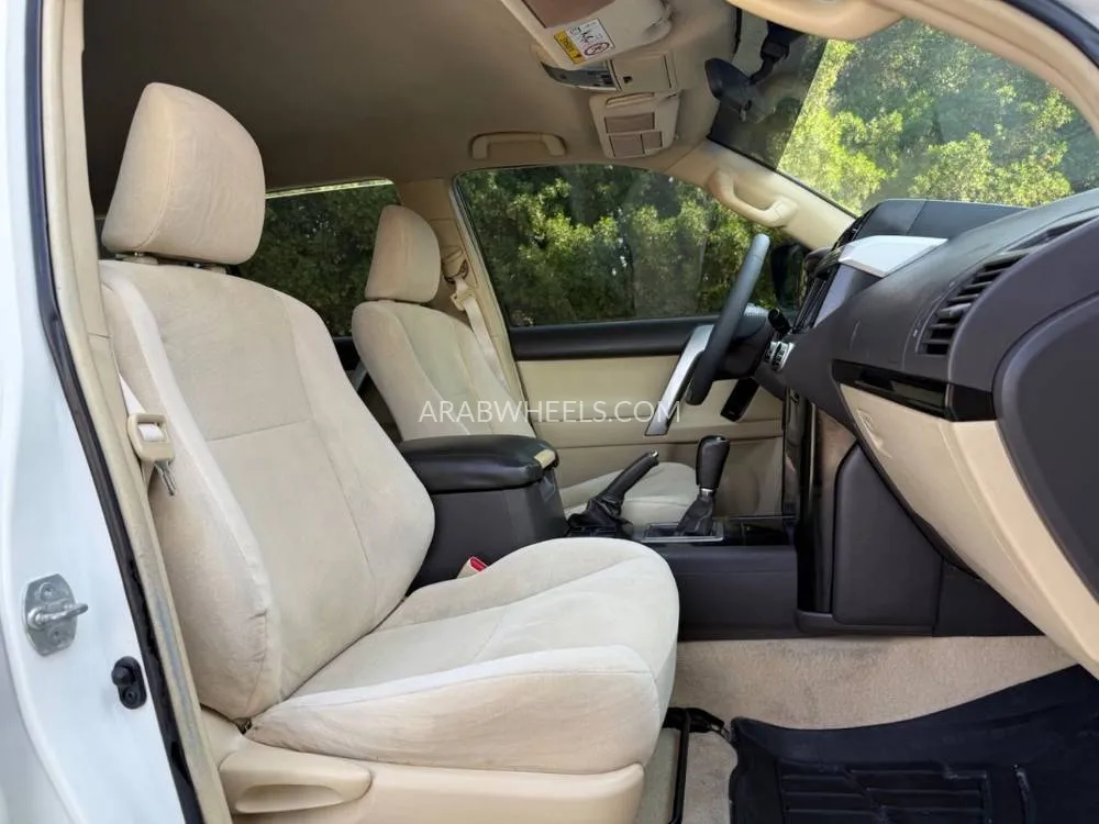 Toyota Land Cruiser Prado 2016 for Sale in Sharjah Image-16