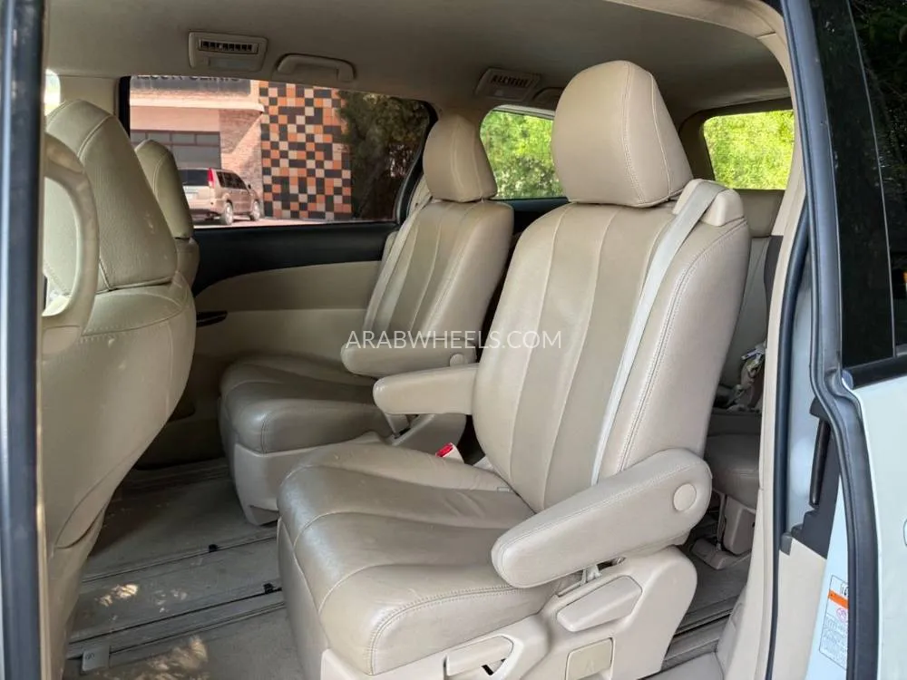 Toyota Previa 2020 for Sale in Sharjah Image-15