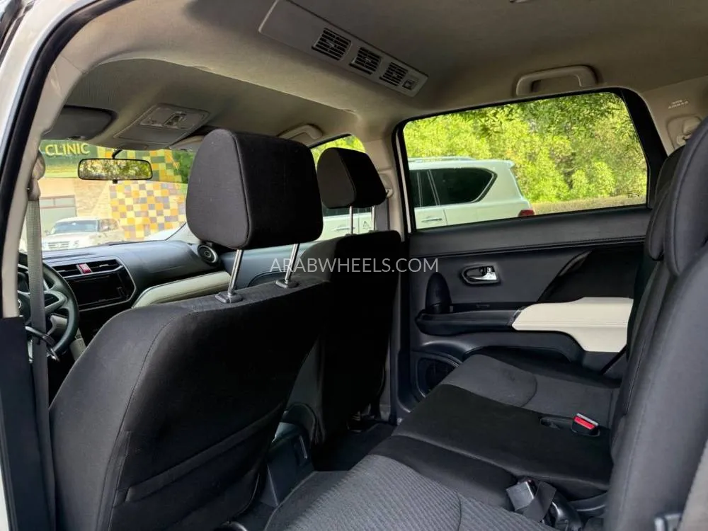 Toyota Rush 2023 for Sale in Sharjah Image-12