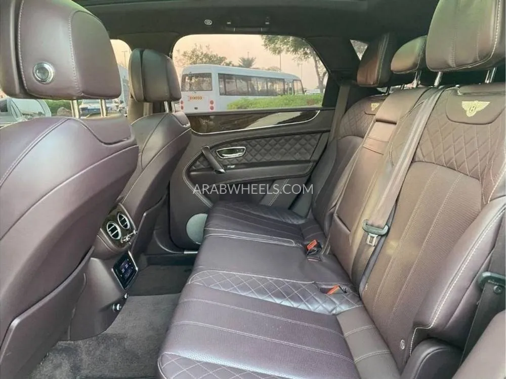 Bentley Bentayga 2017 for Sale in Dubai Image-12