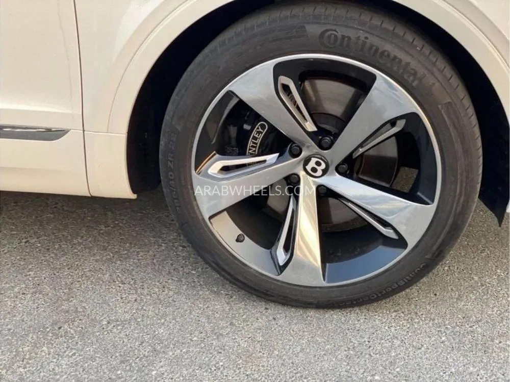 Bentley Bentayga 2017 for Sale in Dubai Image-20