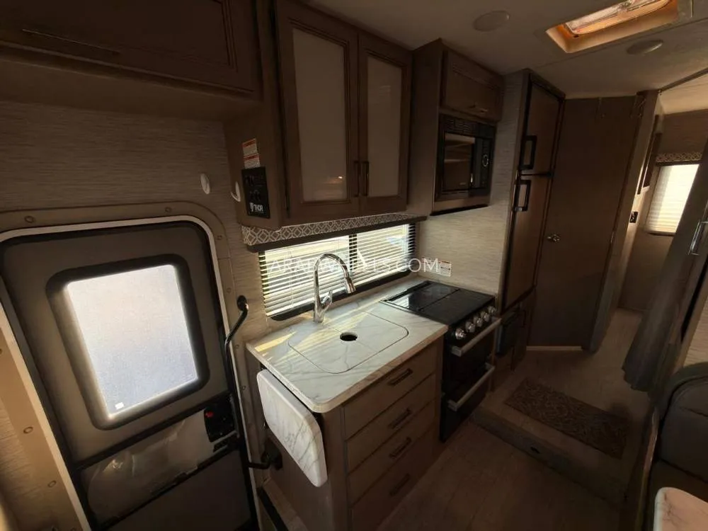 Ford E 350 2022 for Sale in Dubai Image-8