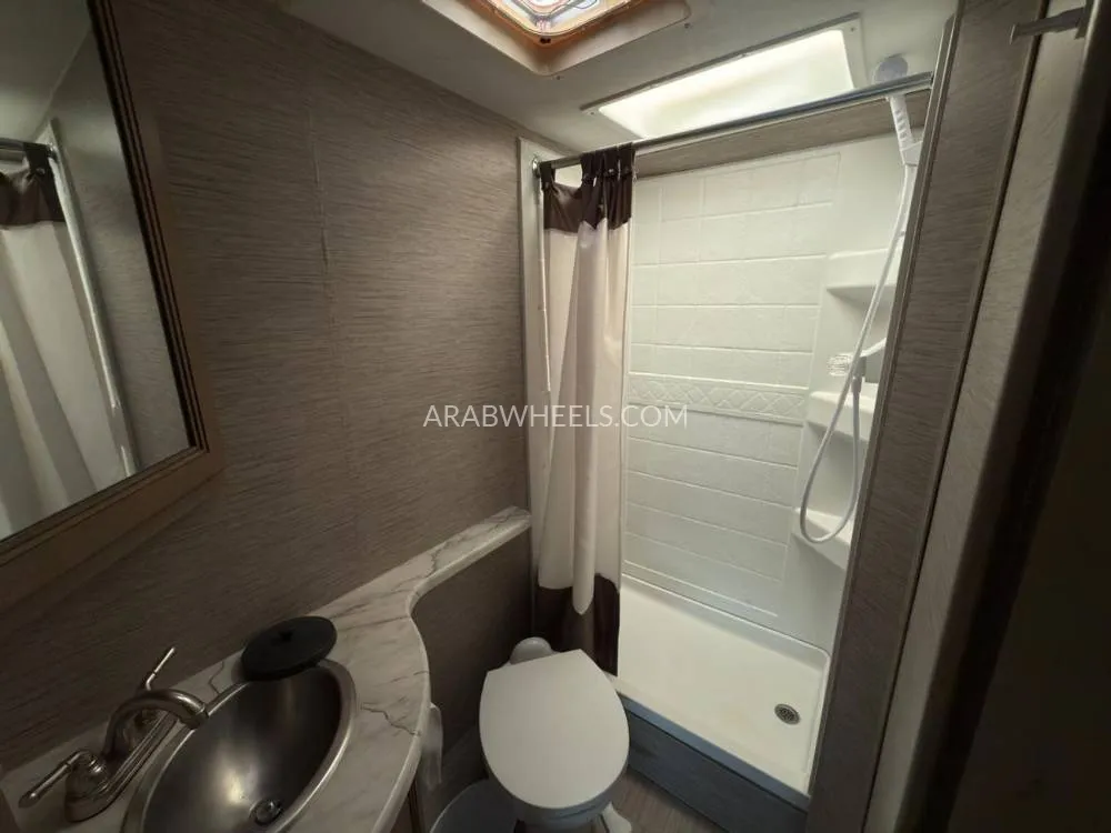 Ford E 350 2022 for Sale in Dubai Image-14