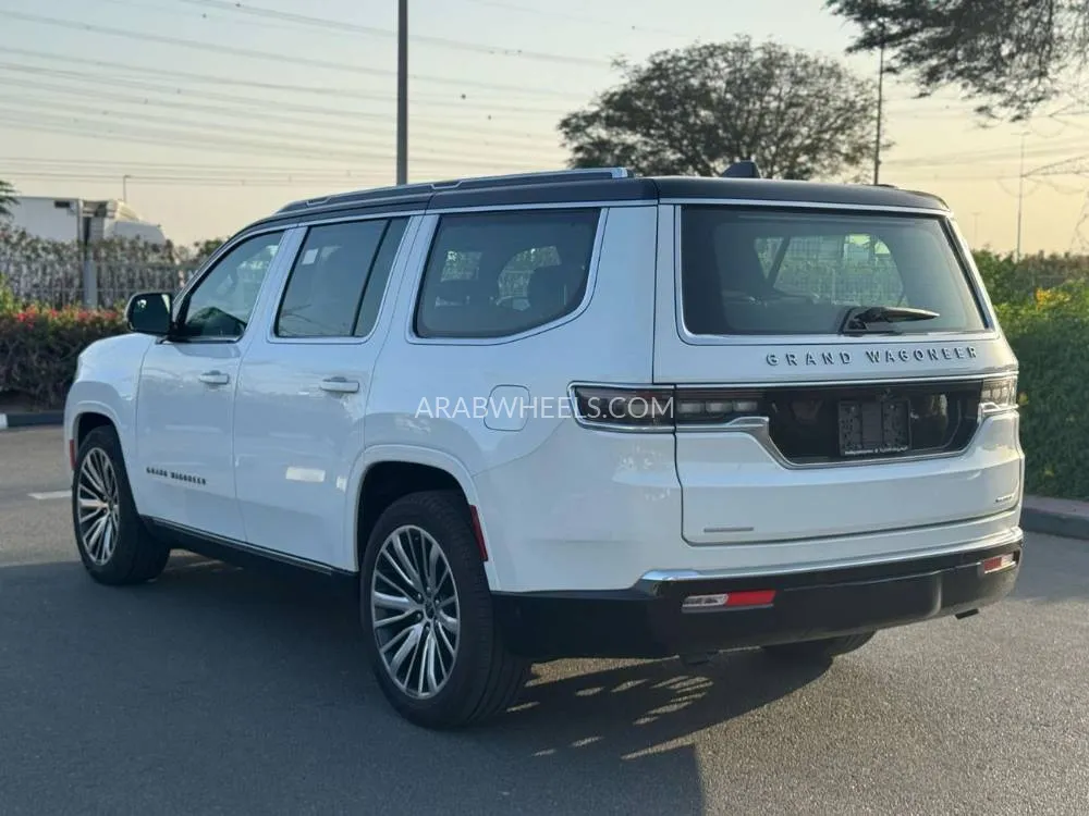 Jeep Grand Wagoneer 2023 for Sale in Dubai Image-18