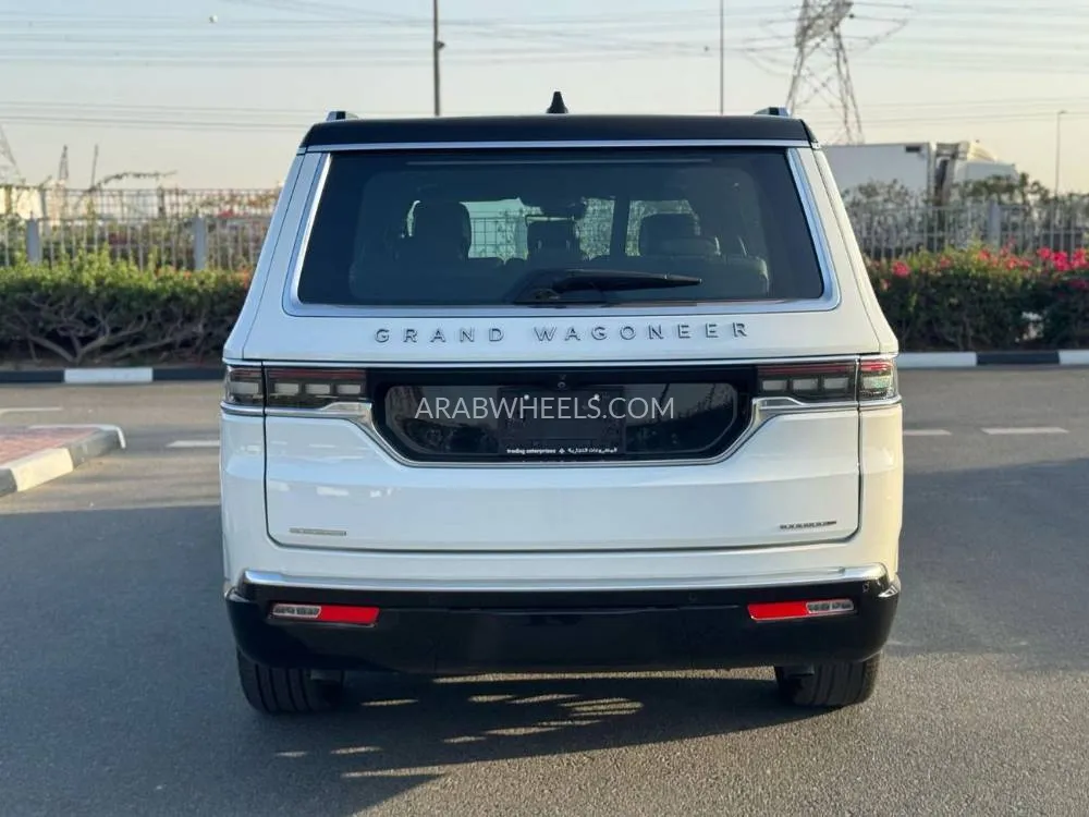 Jeep Grand Wagoneer 2023 for Sale in Dubai Image-19