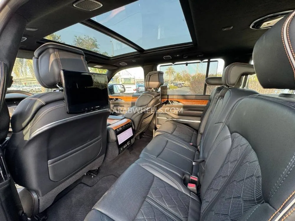 Jeep Grand Wagoneer 2023 for Sale in Dubai Image-15