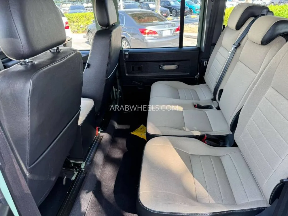 Land Rover Defender 2016 for Sale in Dubai Image-12