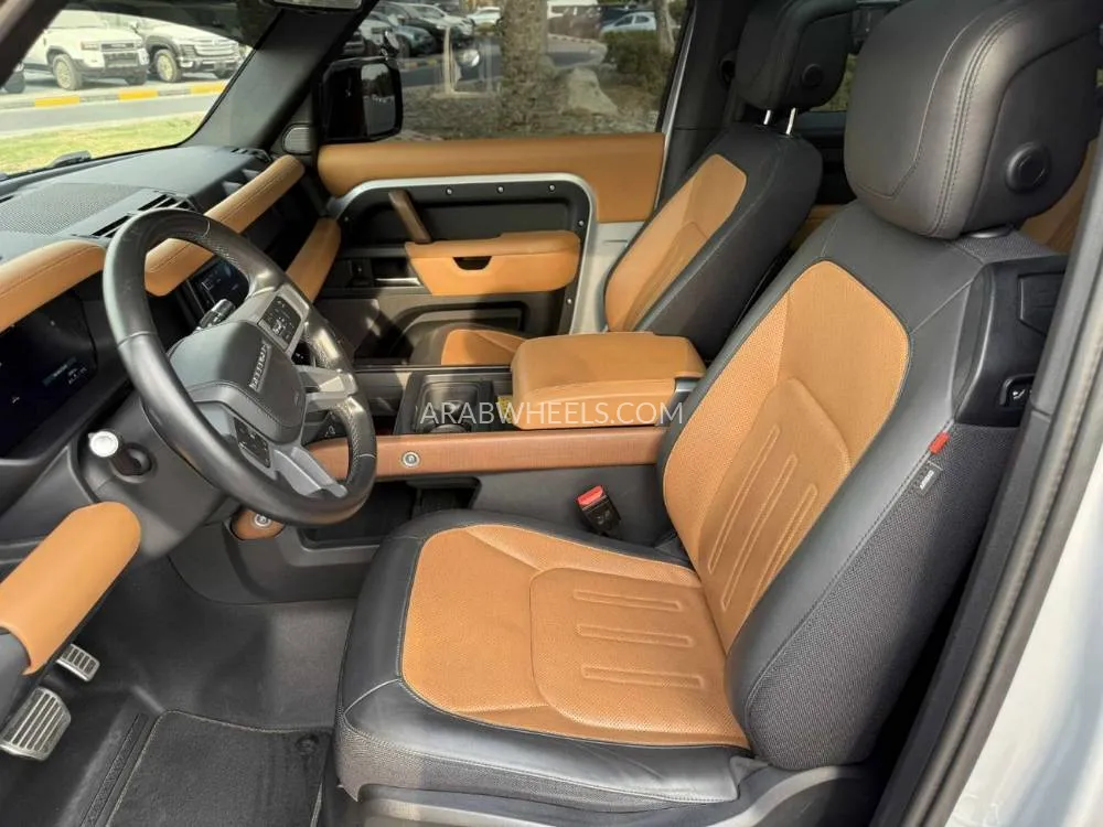 Land Rover Defender 2021 for Sale in Dubai Image-4