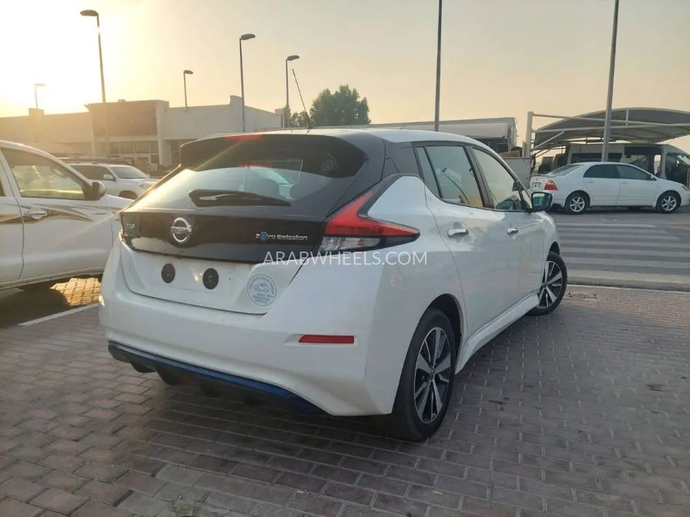 Nissan Leaf 2020 for Sale in Ajman Image-12