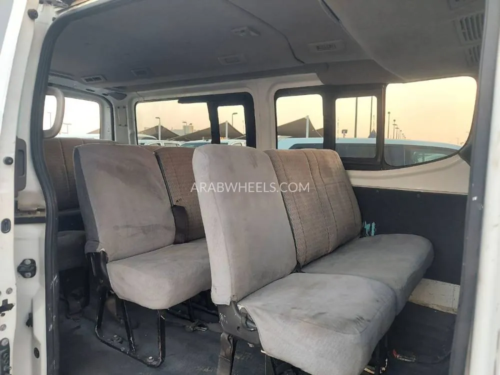Nissan Urvan 2015 for Sale in Ajman Image-5