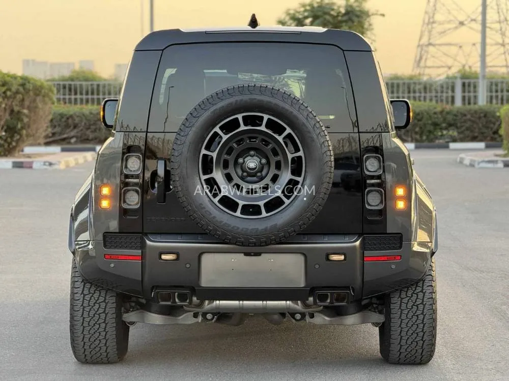 Land Rover Defender 2025 for Sale in Dubai Image-17