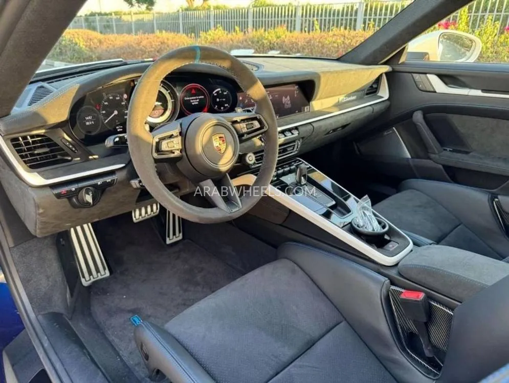 Porsche 911 2023 for Sale in Dubai Image-12