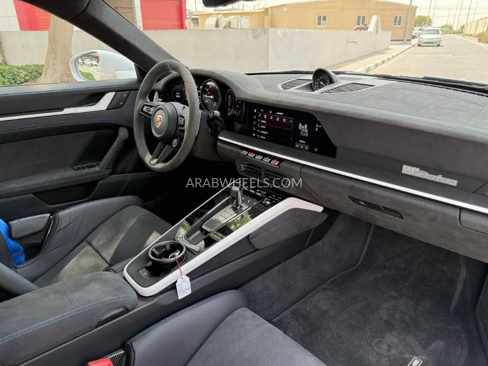 Porsche 911 2023 for Sale in Dubai Image-12