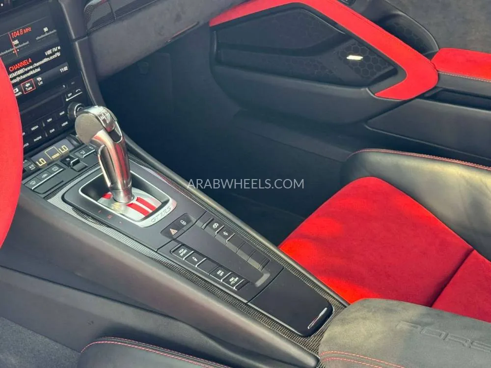 Porsche 911 2018 for Sale in Dubai Image-16