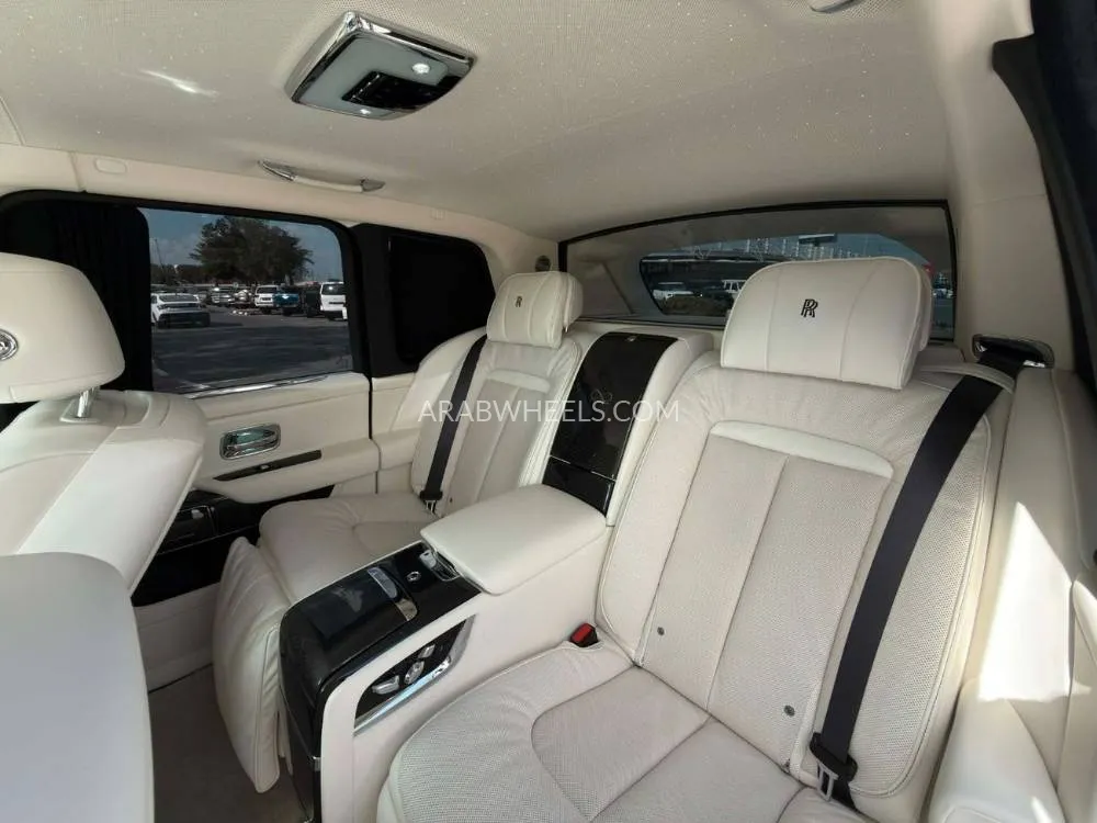 Rolls Royce Cullinan 2025 for Sale in Dubai Image-12