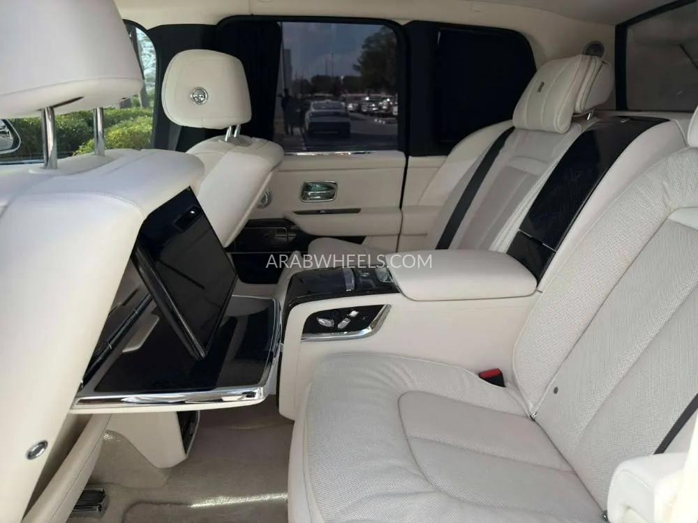 Rolls Royce Cullinan 2025 for Sale in Dubai Image-15