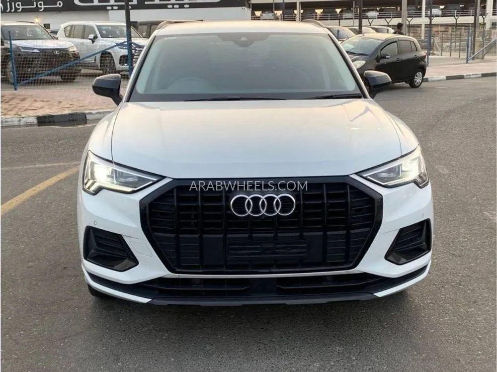 Audi Q3 2020 for Sale in Dubai Image-3