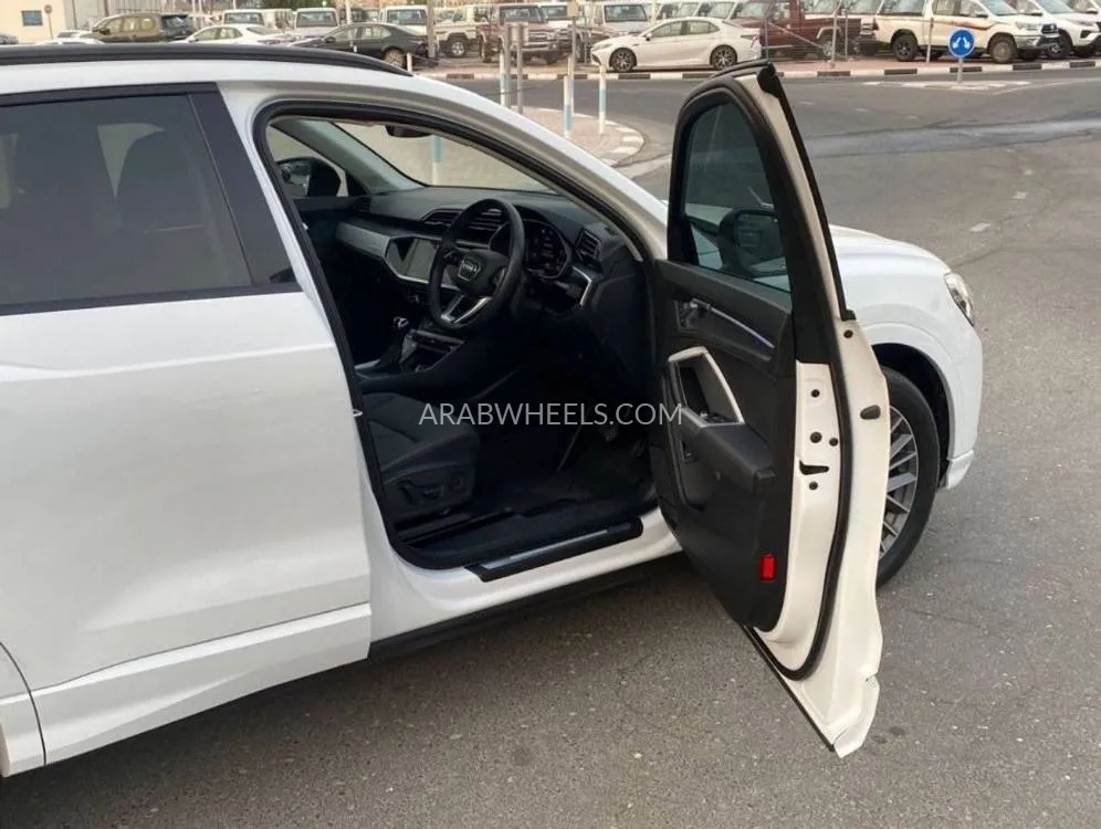 Audi Q3 2020 for Sale in Dubai Image-5