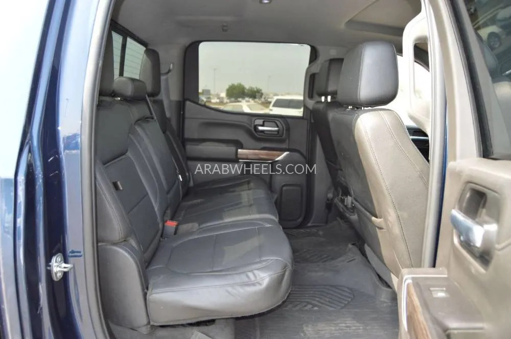 Chevrolet Silverado 2020 for Sale in Dubai Image-19