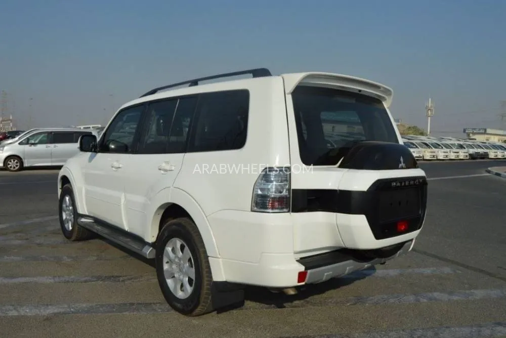 Mitsubishi Pajero 2020 for Sale in Dubai Image-4