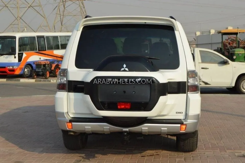 Mitsubishi Pajero 2020 for Sale in Dubai Image-6