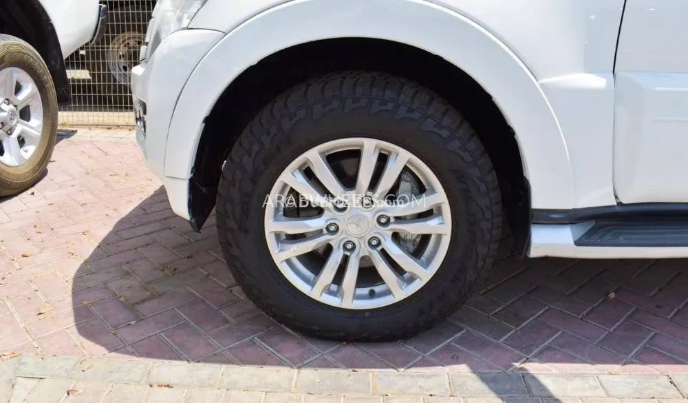 Mitsubishi Pajero 2021 for Sale in Dubai Image-15