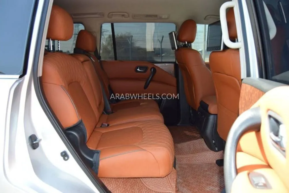 Nissan Patrol 2014 for Sale in Dubai Image-13