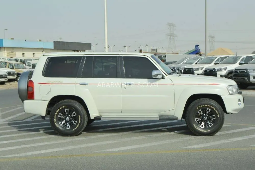 Nissan Patrol 2022 for Sale in Dubai Image-4