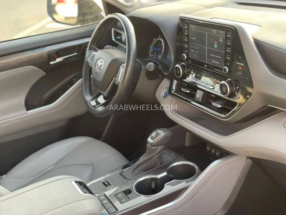 Toyota Grand Highlander 2021 for Sale in Dubai Image-14