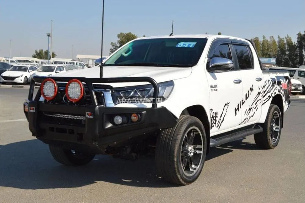Toyota Hilux 2018 for Sale in Dubai Image-2