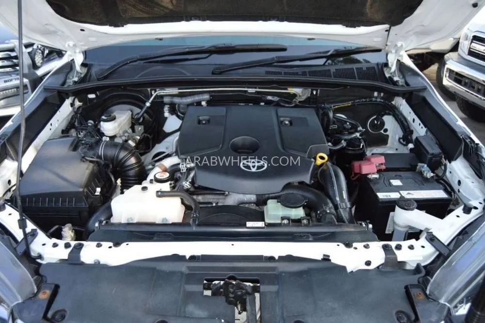 Toyota Hilux 2018 for Sale in Dubai Image-13