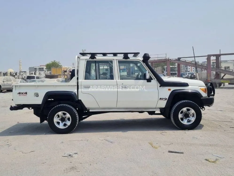 Toyota Land Cruiser 70 Series 2019 for Sale in Dubai Image-6