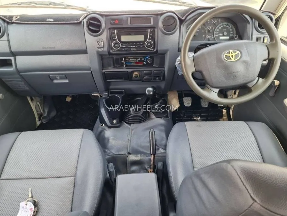 Toyota Land Cruiser 70 Series 2019 for Sale in Dubai Image-10