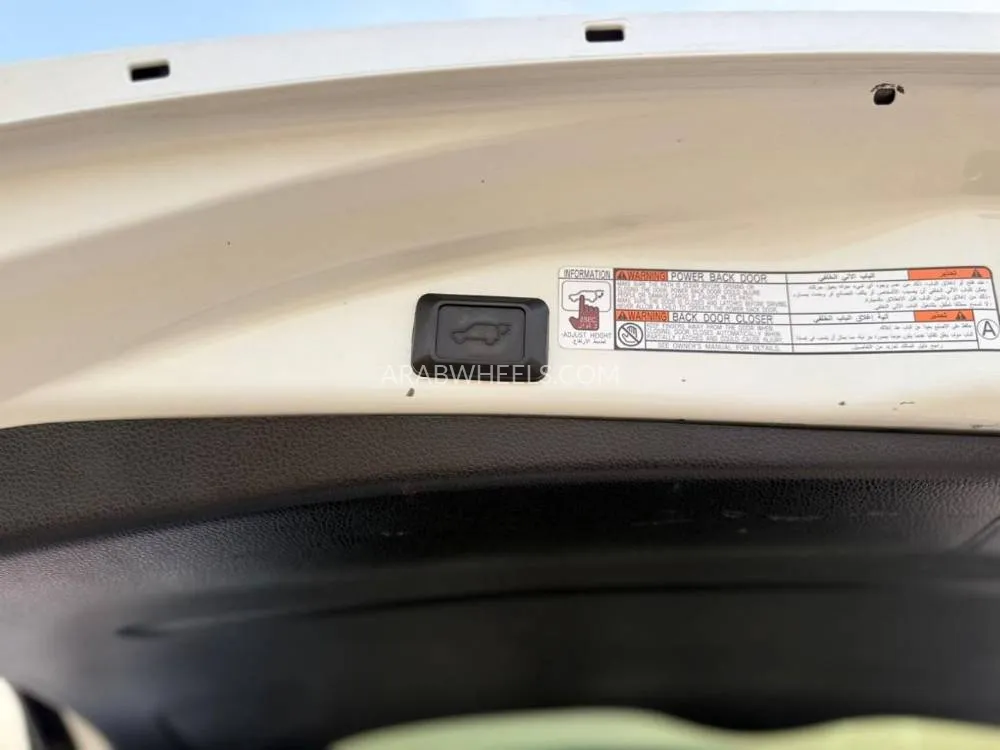 Toyota Rav4 2018 for Sale in Dubai Image-9