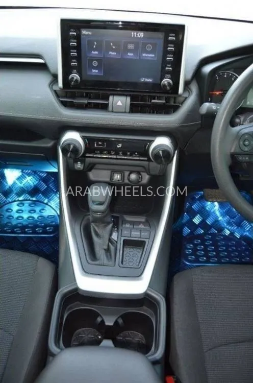 Toyota Rav4 2019 for Sale in Dubai Image-12