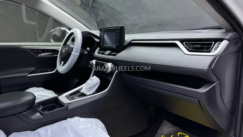 Toyota Rav4 2020 for Sale in Dubai Image-14