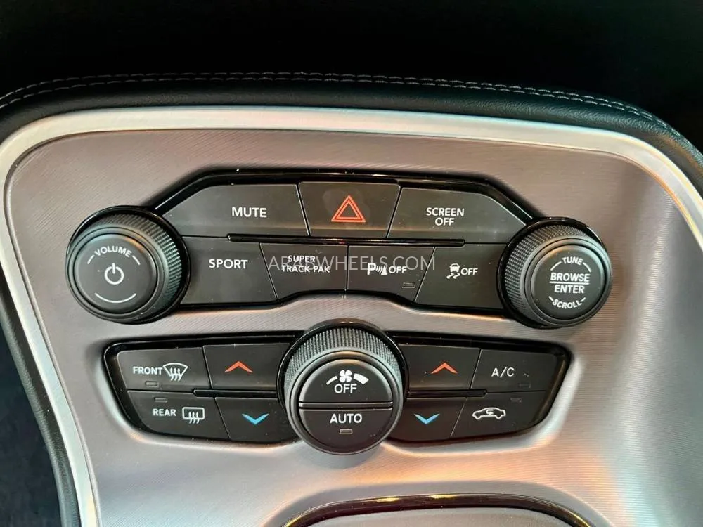 Dodge Challenger 2022 for Sale in Ajman Image-18