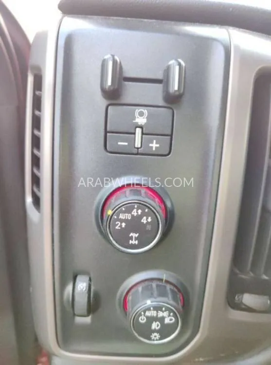 GMC Sierra 2018 for Sale in Ajman Image-18