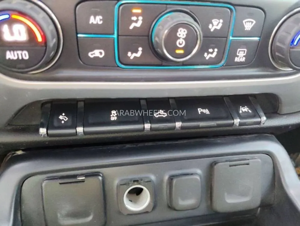 GMC Sierra 2018 for Sale in Ajman Image-19