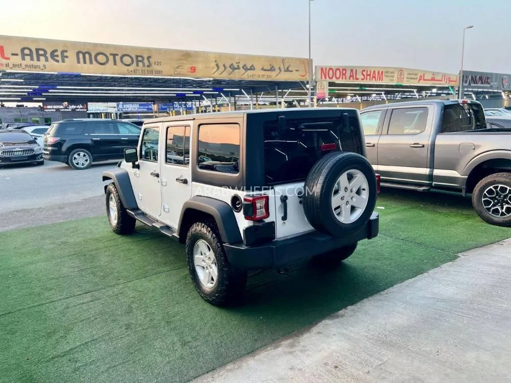 Jeep Wrangler 2017 for Sale in Ajman Image-2