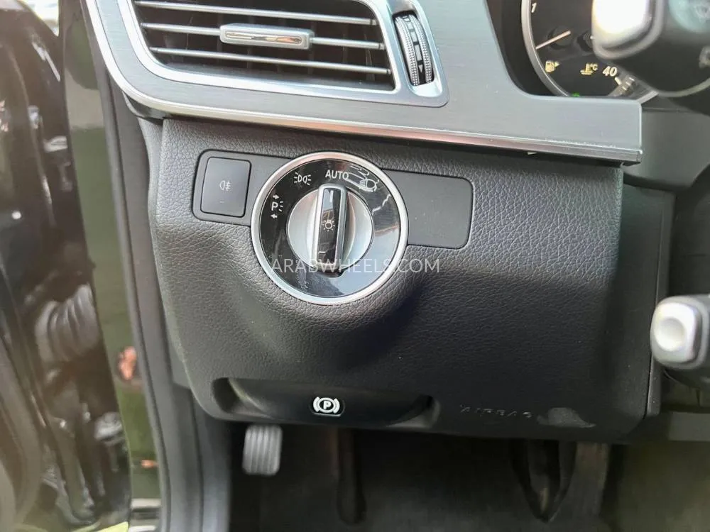 مرسيدس بنز كلاس E 2016 for Sale in عجمان Image-10