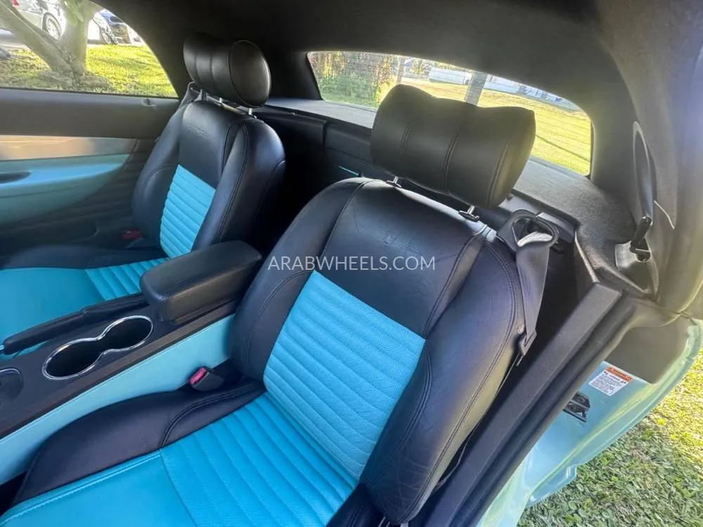 Ford Thunderbird 2002 for Sale in Dubai Image-12