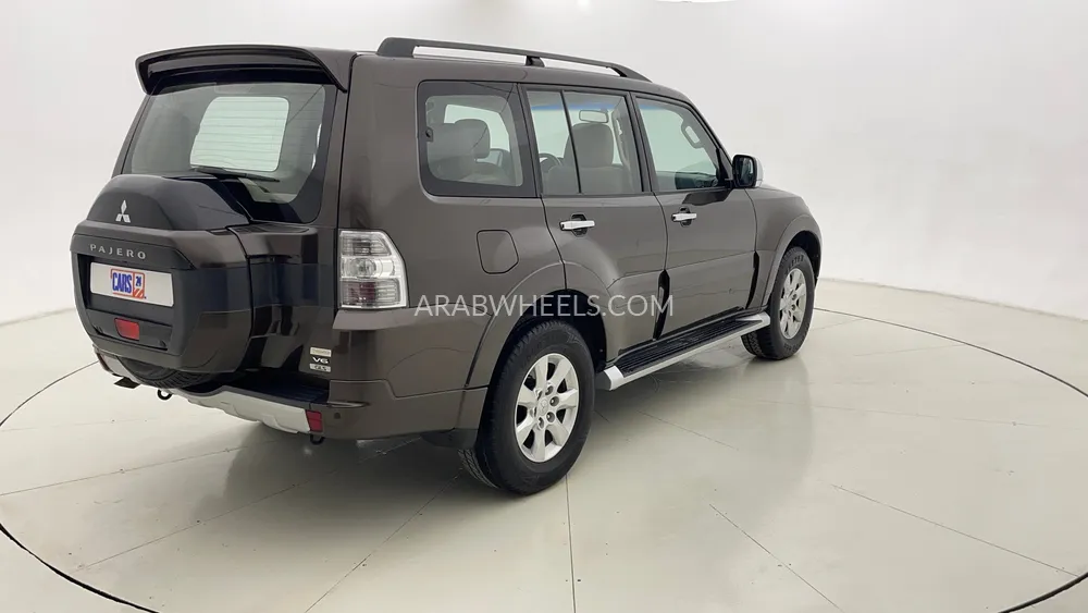 Mitsubishi Pajero 2017 for Sale in Dubai Image-3