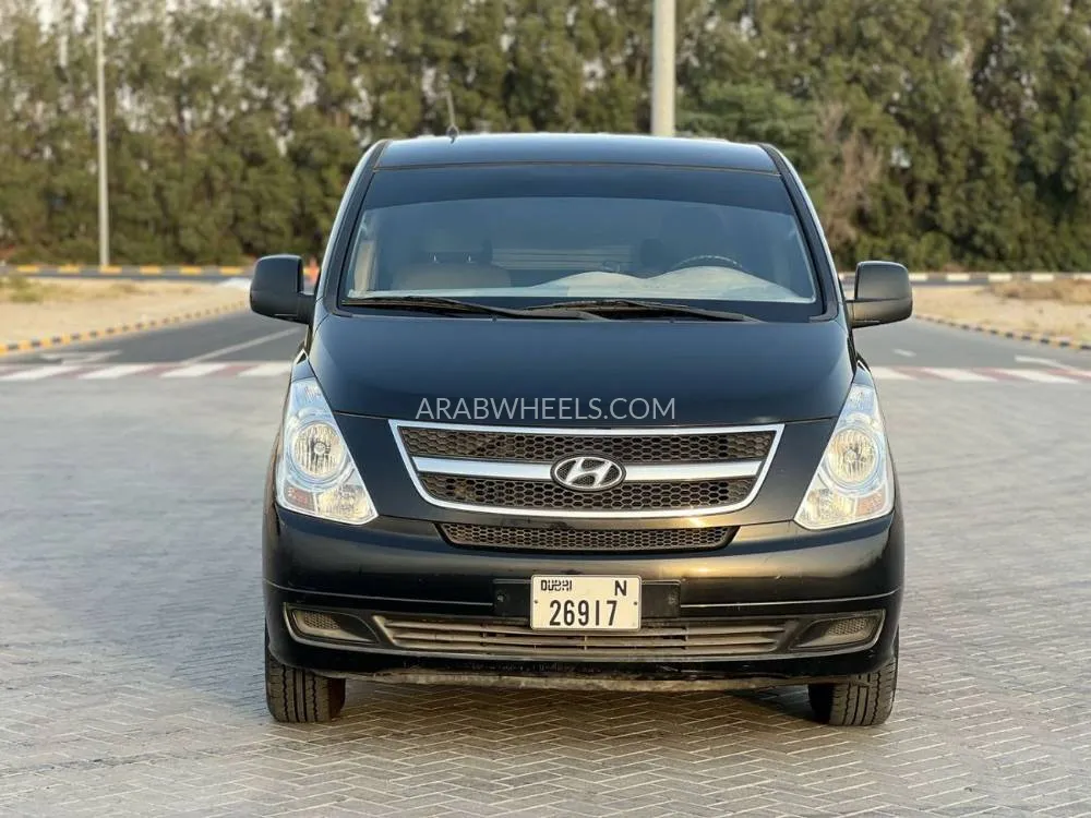 Hyundai H-1 Starex 2016 for Sale in Sharjah Image-2