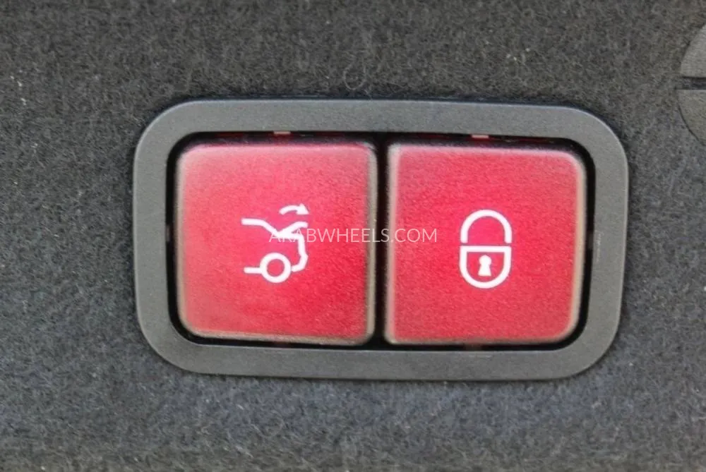 Mercedes Benz C Class 2019 for Sale in Dubai Image-19