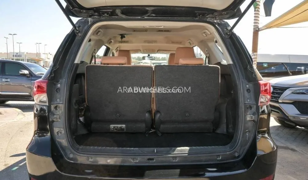 تويوتا فورتشنر 2020 for Sale in الشارقة Image-10