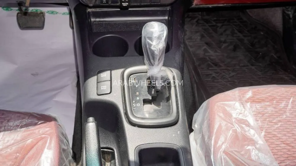 Toyota Hilux 2021 for Sale in Sharjah Image-8
