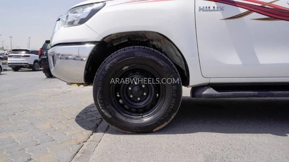 Toyota Hilux 2021 for Sale in Sharjah Image-16