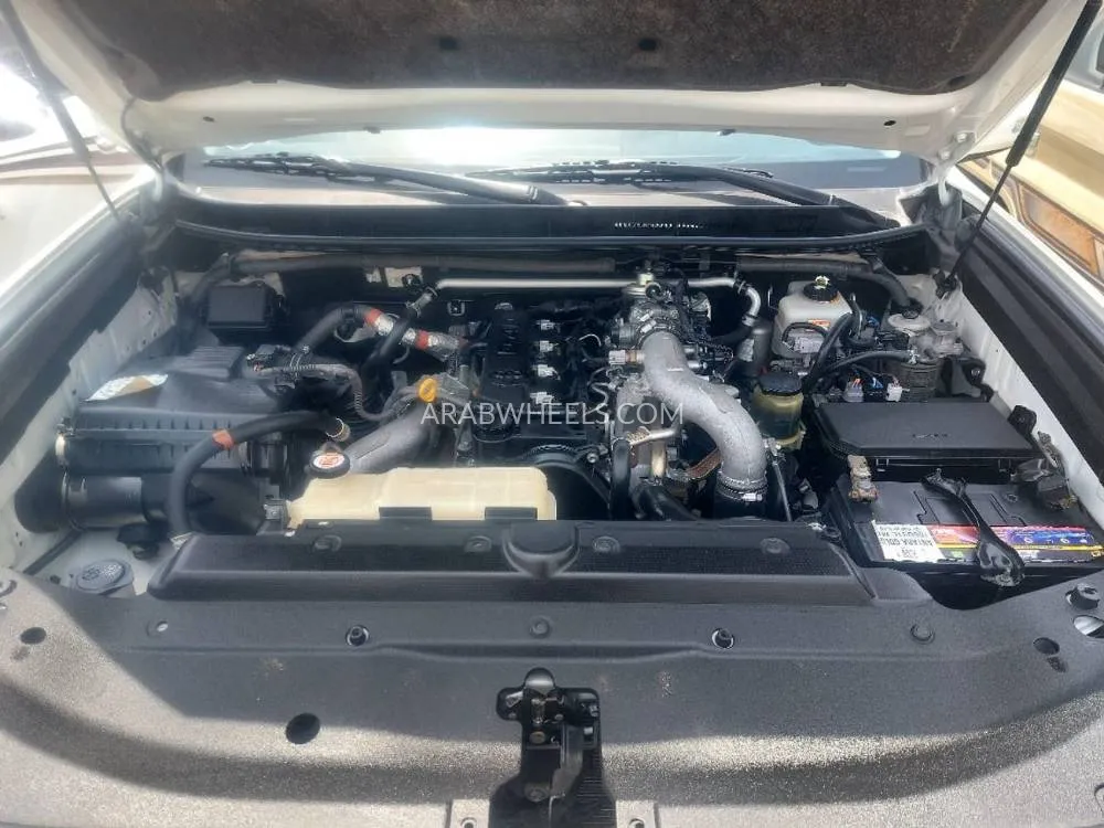 Toyota Land Cruiser Prado 2019 for Sale in Sharjah Image-11