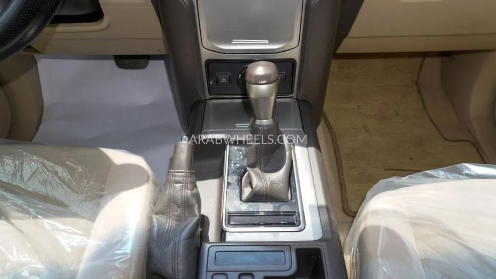 Toyota Land Cruiser Prado 2018 for Sale in Sharjah Image-8